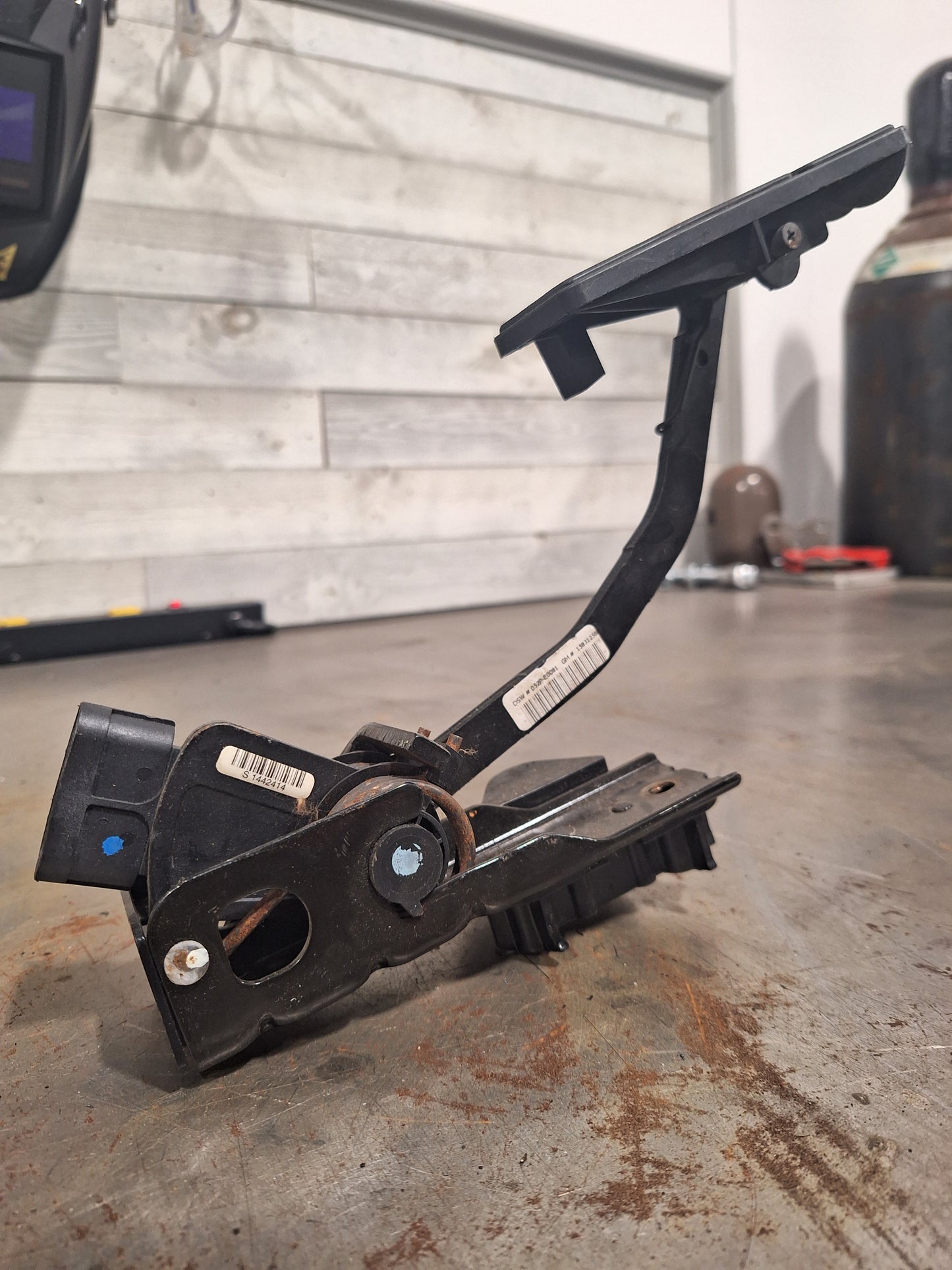 Used W-Body Pedal Assembly